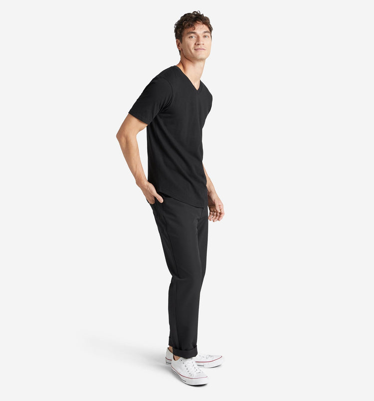 Slub Scallop V-Neck T-Shirt | Black | Goodlife